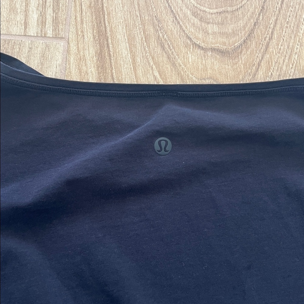 Lululemon Back in Action Black Short Sleeve T-shirt - Picture 6 of 6